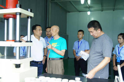 原解放軍防化院專家朱新文一行蒞臨靖泰指導，推動煙劑技術成果轉化落地